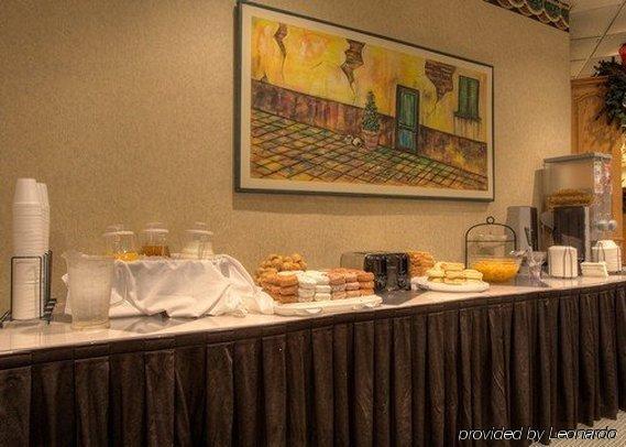 Econo Lodge Inn & Suites Lumberton Restaurant foto
